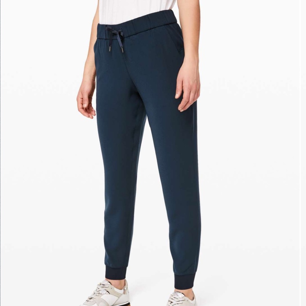 Lululemon On The Fly Jogger